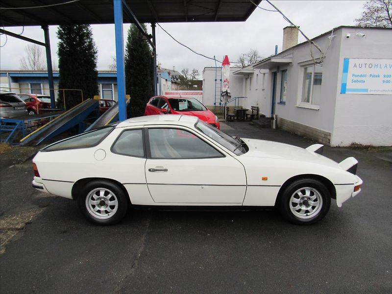 Porsche 924 2,0 Coupe Targa Automat - fotka 8 z 29