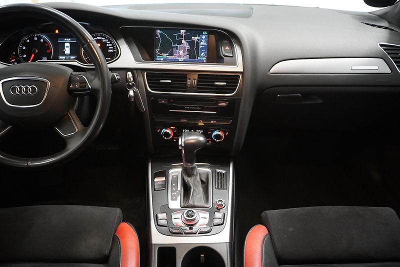 Audi A4 2.0 TFSI 162kW QUATTRO S-LINE - fotka 22 z 27