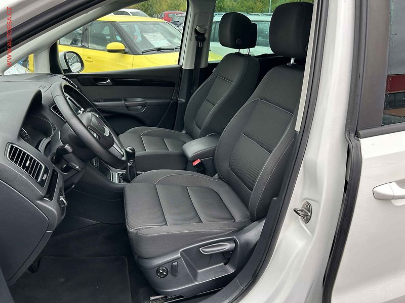 Seat Alhambra (2012) 2.0 TDi, Style, autoAC - fotka 9 z 18