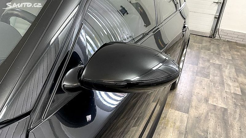 BMW M5 5.0 V10 Touring - fotka 29 z 34