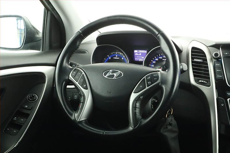 Hyundai i30 (2016) 1.6 CRDi, Tempomat - fotka 12 z 13