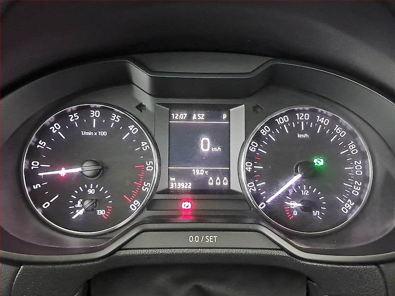Škoda Octavia (2016) 1.6 TDI, Automat, Navi - fotka 11 z 17