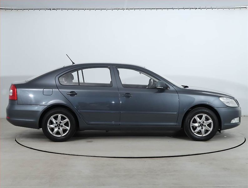 Škoda Octavia (2012) 1.2 TSI, ČR,1.maj - fotka 6 z 17