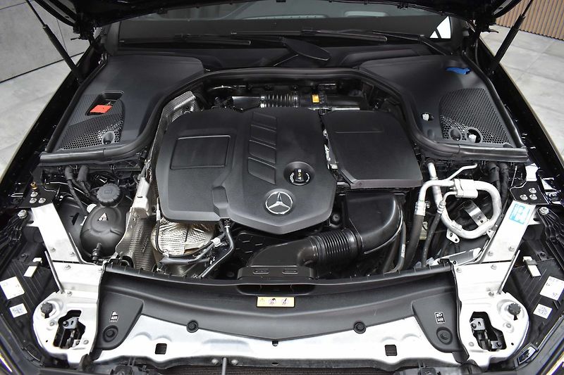 Mercedes-Benz Třídy E E 220d AMG*4MATIC*TAŽNÉ*ACC*ČR - fotka 44 z 52