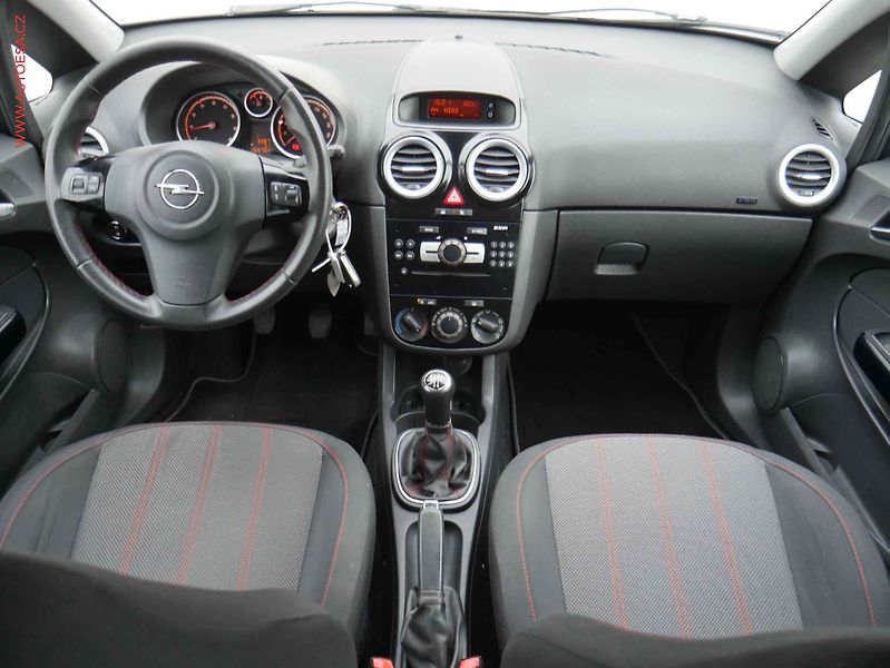 Opel Corsa (2012) 1.2i, ČR, AC, temp - fotka 8 z 15