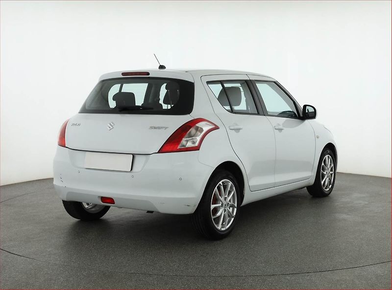 Suzuki Swift (2017) 1.2, Serv.kniha, Tempomat - fotka 5 z 14