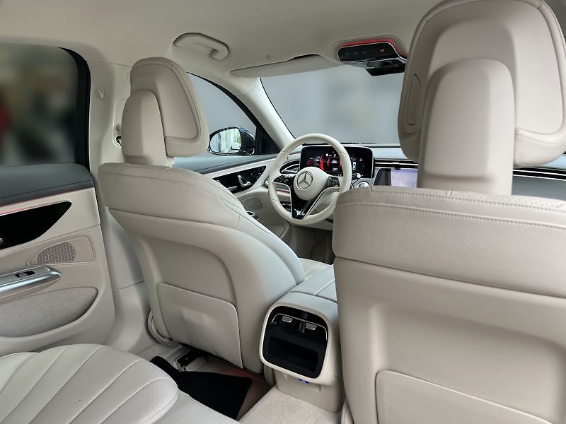 Mercedes-Benz Třídy E 220d 4MATIC Avantgarde - fotka 20 z 20
