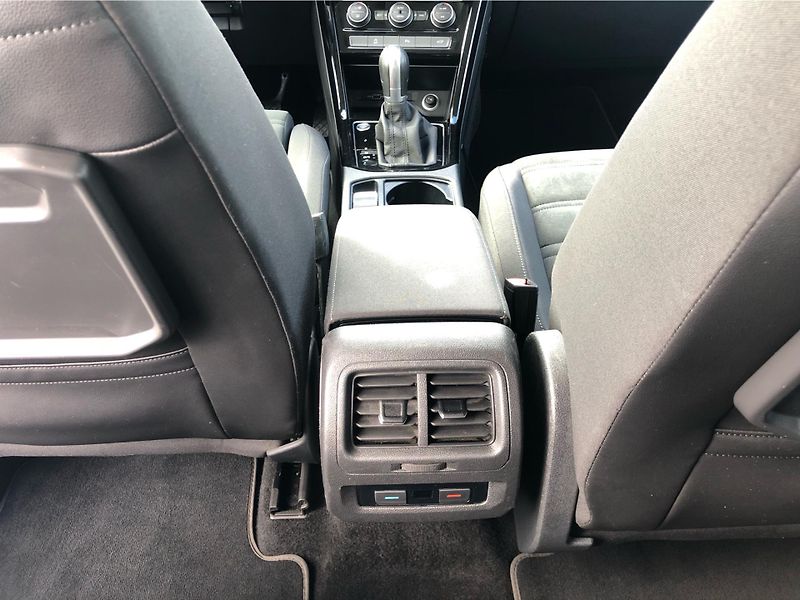 Volkswagen Touran 1,5 TSI - fotka 22 z 29