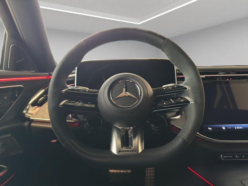 Mercedes-Benz Třídy E (2025) Mercedes-AMG E 53 HYBRID 4MATI - fotka 10 z 25
