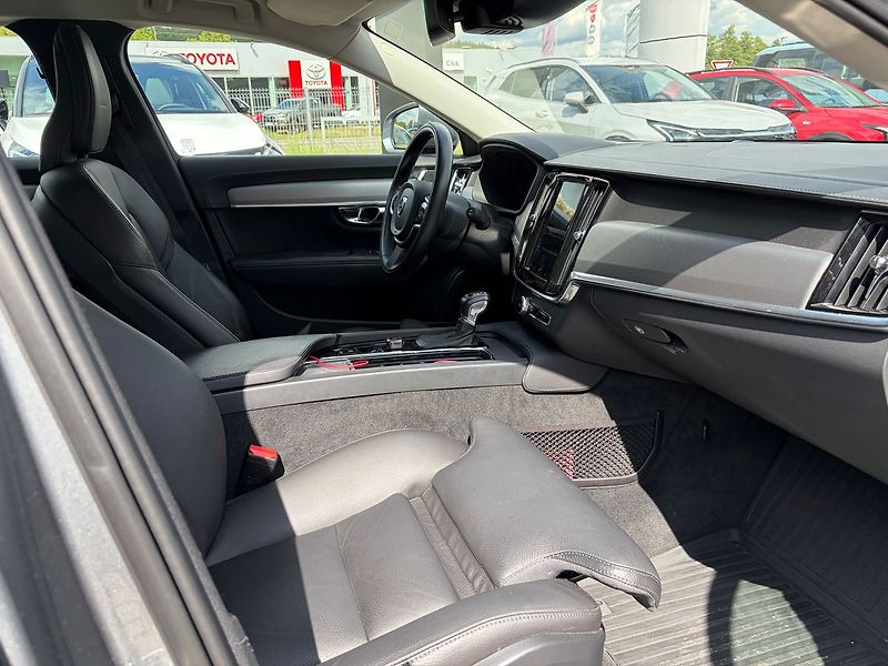 Volvo V90 2.0 D4 INCRIPTION 140kW AT - fotka 8 z 11
