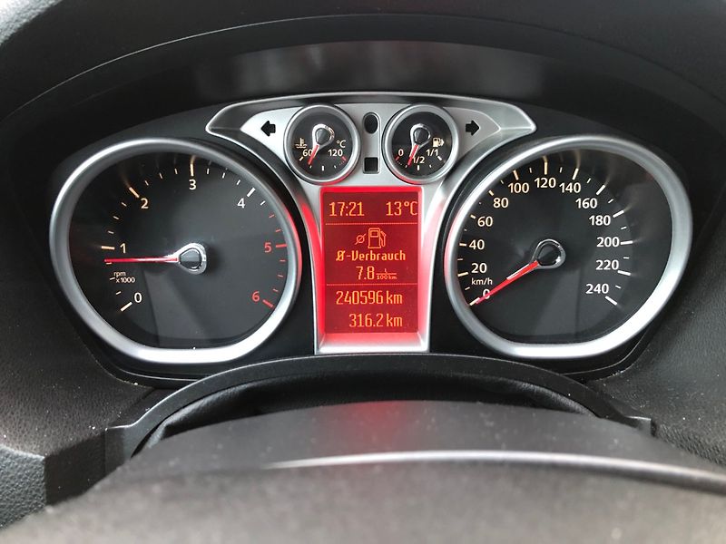 Ford Kuga (2010) 2.0TDCi 4x4 - fotka 18 z 33
