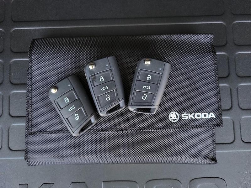 Škoda Karoq 2.0 TDi 110kW DSG 4x4 STYLE+ - fotka 45 z 49