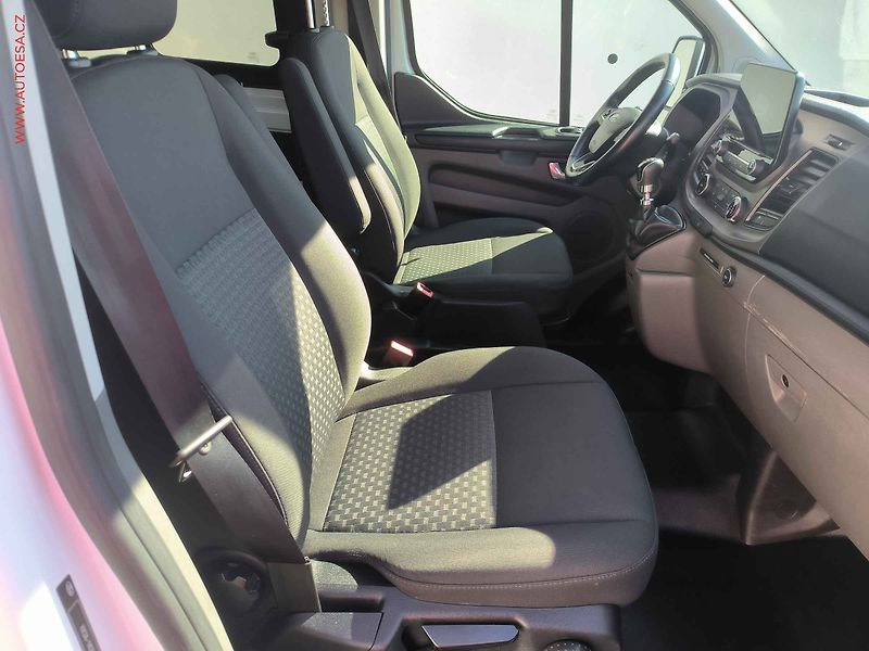Ford Transit Custom (2020) 2.0TDCi L2H1 5míst, Trend - fotka 10 z 24