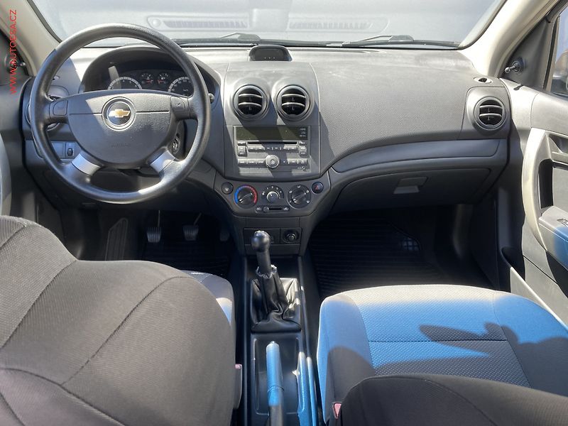 Chevrolet Aveo (2009) 1.2 i, ČR, El.okna, servo - fotka 8 z 15