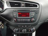 Kia Ceed (2017) 1.6 GDI, Serv.kniha, Tempomat - náhled 12