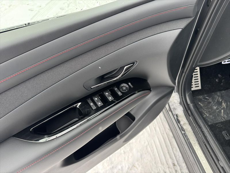 Hyundai Tucson (2025) 1,6 T-GDI 2WD DCT GO N LINE - fotka 7 z 10