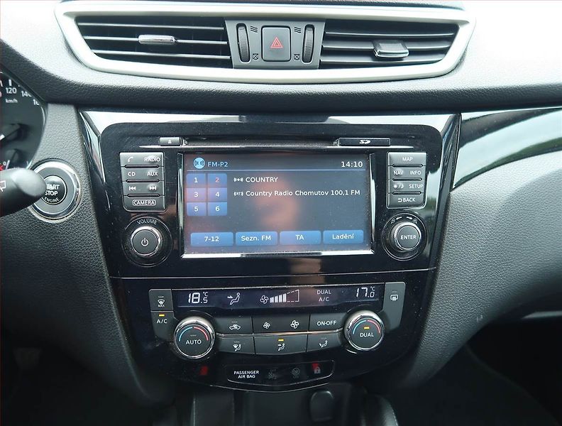 Nissan Qashqai (2015) 1.2 DIG-T, ČR,1.maj - fotka 12 z 15