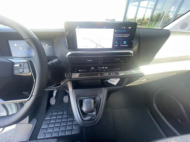Toyota ProAce Verso 2.2D 150HP M/T L2 Family - fotka 17 z 31