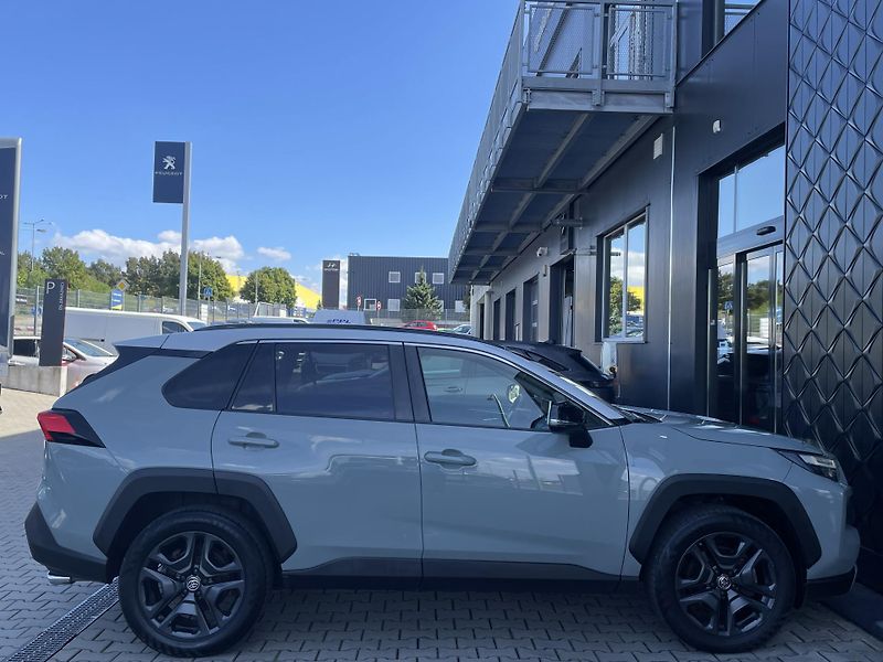 Toyota RAV4 ADVENTURE 4x4 2.5 Hyb. 163 kW - fotka 9 z 31