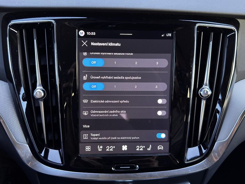 Volvo V60 T8 AWD 360 VYH. ČELNÍ + kola - fotka 33 z 42