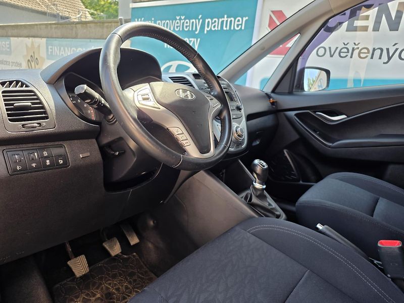 Hyundai ix20 1.6-KLIMA-SENZORY-ISOFIX - fotka 18 z 24