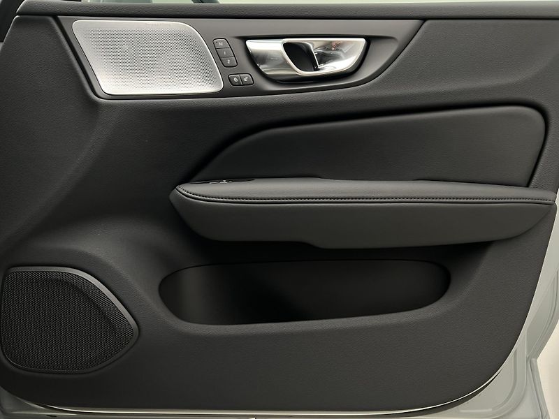 Volvo V60 (2026) T8 BRIGHT PLUS AUT - fotka 8 z 45