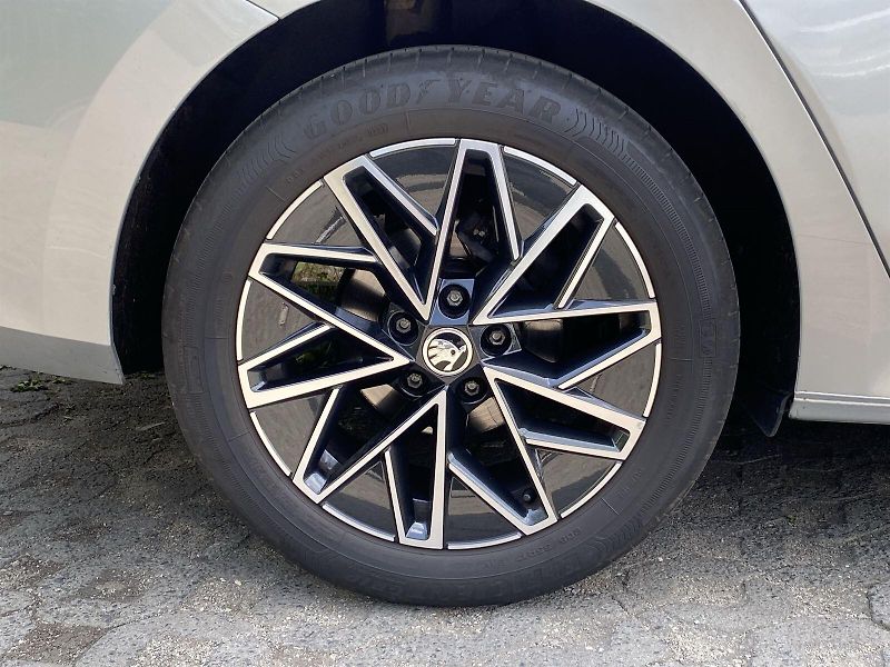 Škoda Octavia (2023) 2.0 TDI DSG SportLine - fotka 31 z 35