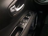 Jeep Renegade (2015) 1.4 MultiAir, Automat - náhled 18