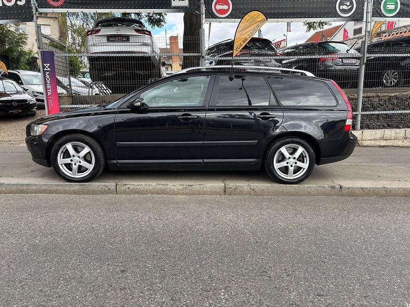 Volvo V50 2.0D/2005/MOMENTUM.MANUÁL.TAŽN - fotka 3 z 38