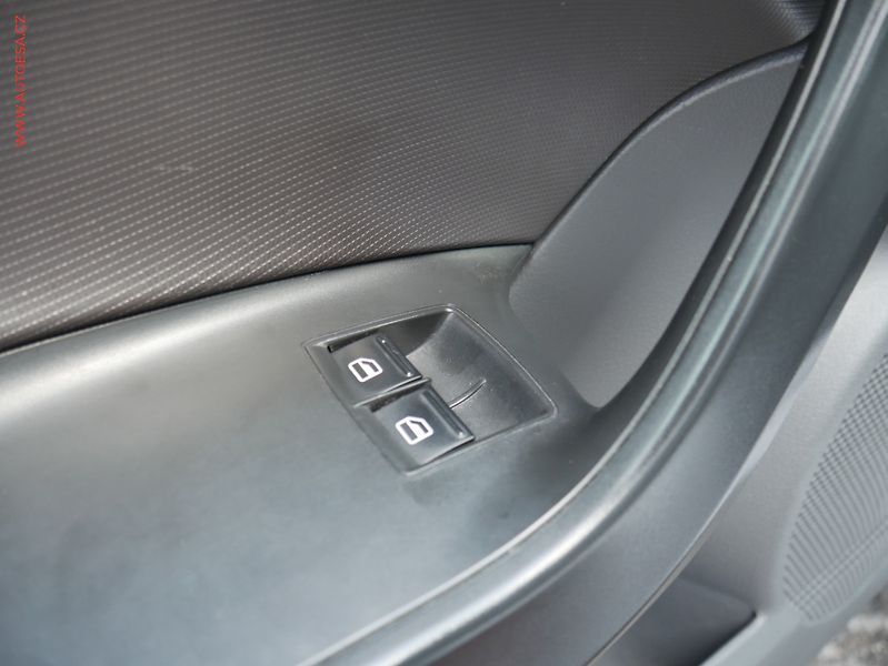 Seat Ibiza (2010) 1.2i, Klima - fotka 11 z 14