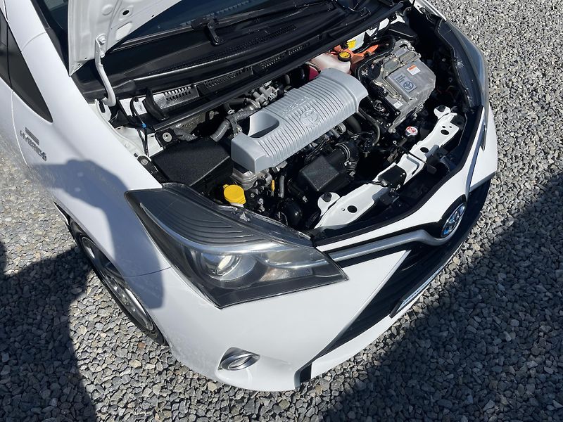 Toyota Yaris 1.5i 16v HYBRID 142TKM TOP 1A! - fotka 68 z 169