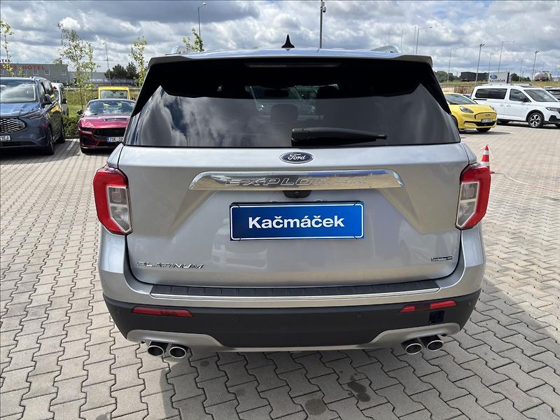 Ford Explorer 3,0 V6 PHEV Platinum AWD 7Míst - fotka 4 z 65