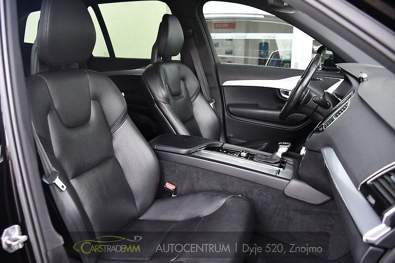 Volvo XC90 D5 AWD MOMENTUM ČR - fotka 14 z 39