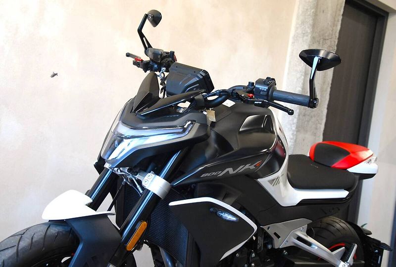 CFMOTO 800 NK (2025) 800NK Sport - krásný stav,serv - fotka 15 z 20