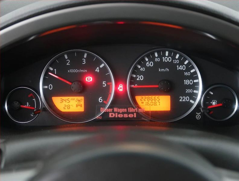 Nissan Pathfinder (2006) 2.5 dCi , 4X4 - fotka 11 z 18