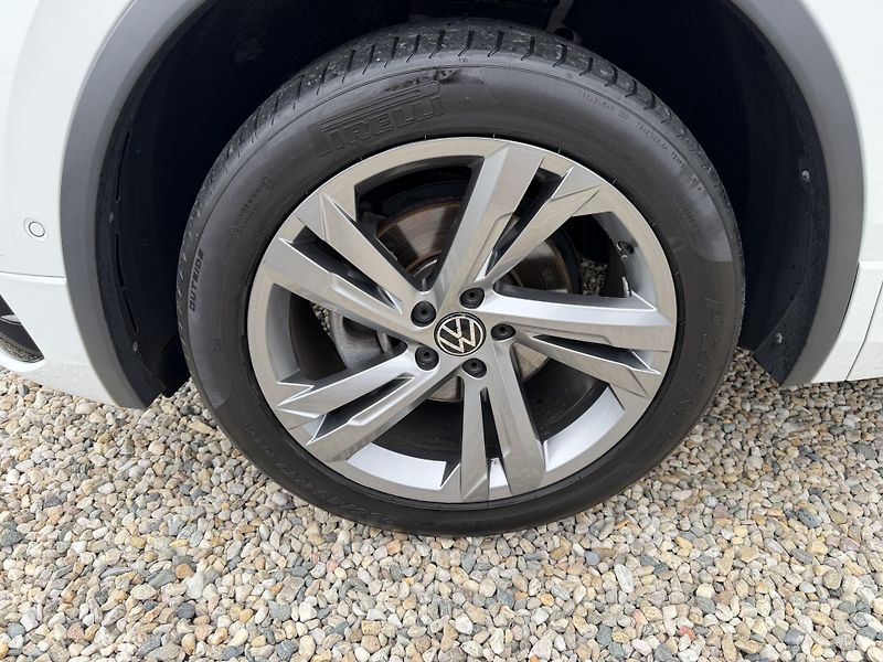 Volkswagen Tiguan Allspace R-Line 2,0 TDi/110kW 4x4 DSG  - fotka 86 z 106