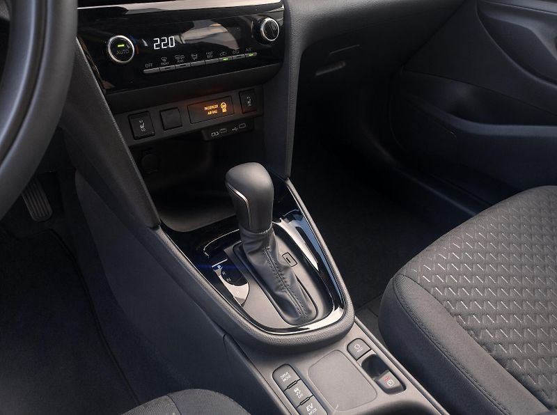 Toyota Yaris Cross (2026) 1.5 FHEV Comfort FACELIFT - fotka 8 z 11