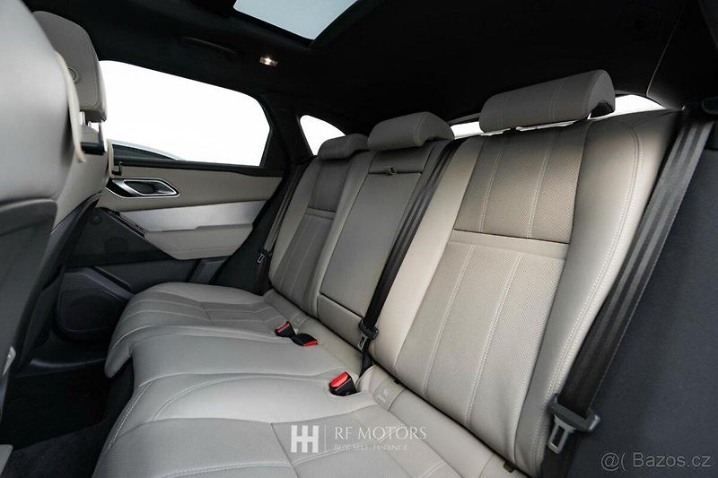 Land Rover Range Rover Velar (2022) P250 R-Dynamic 250 PS 4x4 - fotka 16 z 20