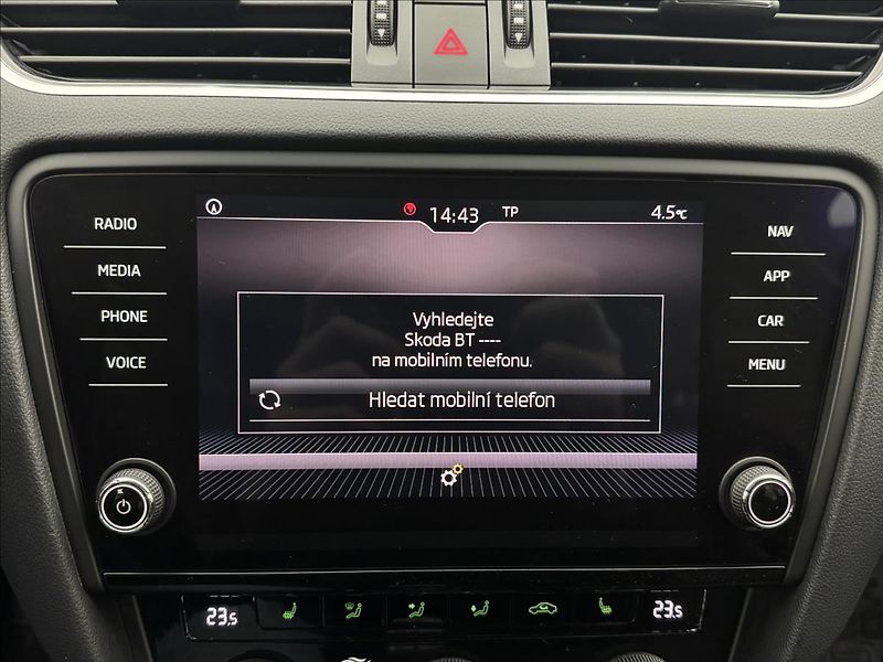 Škoda Octavia 2,0 LED STYLE NAVI KEYLESS CZ - fotka 19 z 42