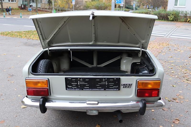 Fiat 124 1974 FIAT 124 SERIE III - fotka 38 z 50