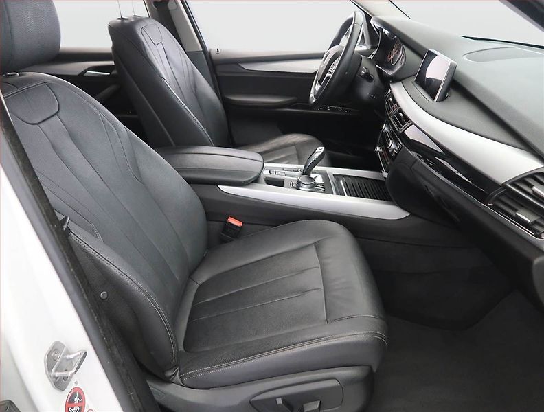 BMW X5 (2018) xDrive30d - fotka 9 z 26