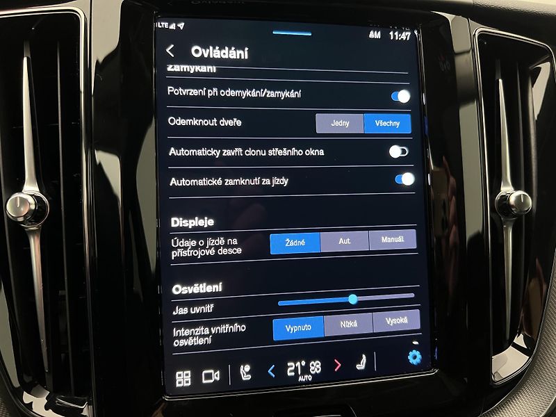 Volvo XC60 T6 AWD RECHARGE PLUS REZERVACE - fotka 39 z 46
