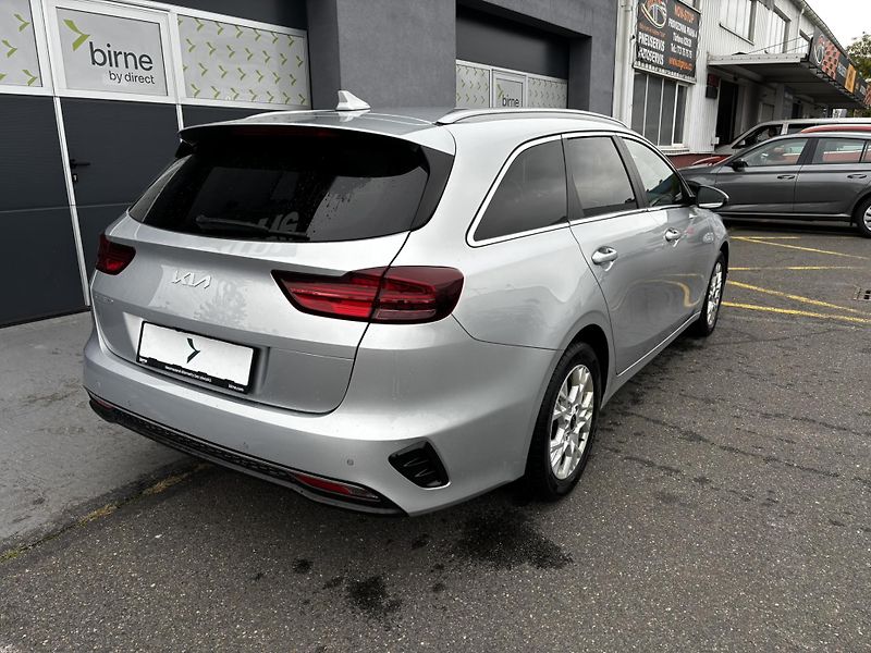 Kia Ceed (2024) SW Exclusive 1.5 T-GDI 118 kW - fotka 3 z 11