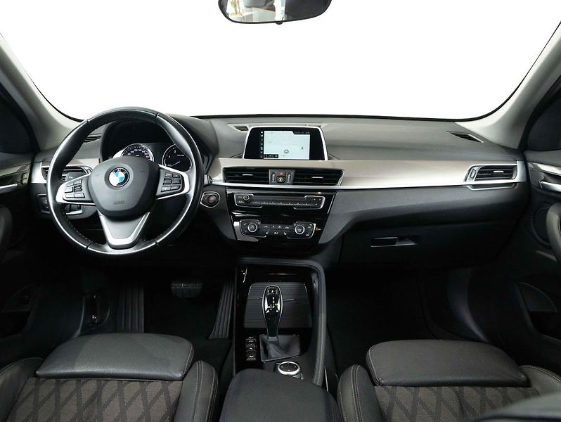 BMW X1 xDrive18d - fotka 12 z 21