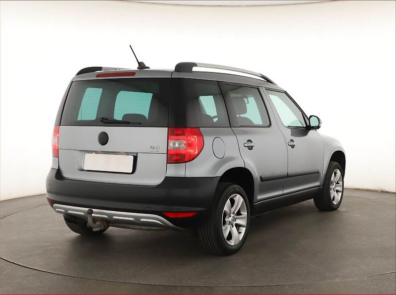 Škoda Yeti (2012) 1.6 TDI, Navi, Tempomat - fotka 5 z 19