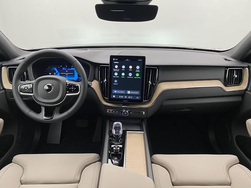 Volvo XC60 (2026) B5 AWD AUT DARK PLUS  - fotka 2 z 62