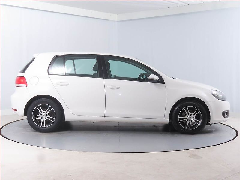 Volkswagen Golf (2012) 1.2 TSI, Tempomat - fotka 6 z 14