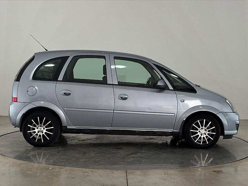 Opel Meriva Hatchback - fotka 16 z 26