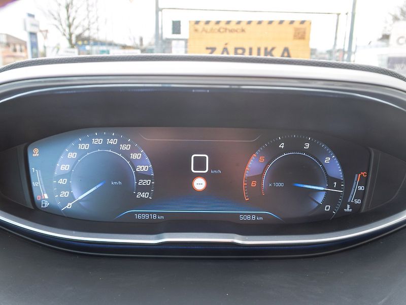 Peugeot 3008 (2018) ČR 1.6HDI 88KW – NAVIGACE - fotka 28 z 55