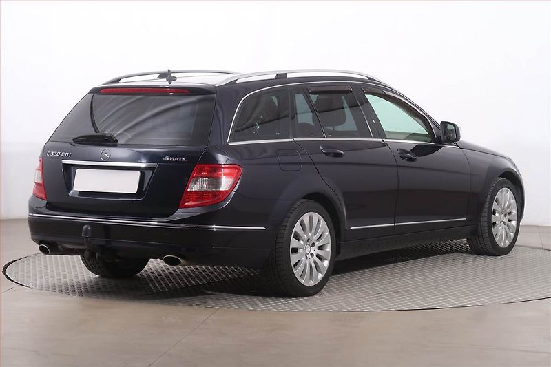Mercedes-Benz Třídy C (2008) C 320 CDI 4MATIC, 4X4 - fotka 5 z 19